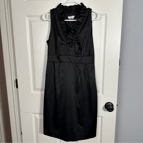 London Times size 8 little black dress, ruffle collar, v neck, event, party - Picture 1 of 7